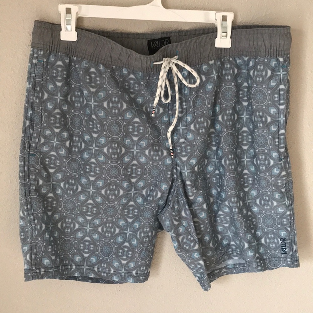Valor Collective swim trunks size XL